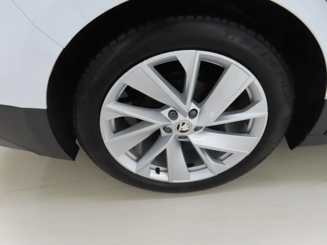 Skoda Enyaq, снимка 13 - Автомобили и джипове - 55347214