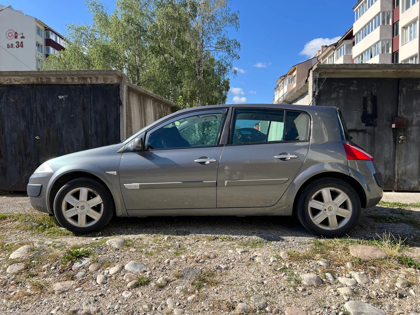 Renault Megane Бензин + Метан, снимка 2 - Автомобили и джипове - 55393948