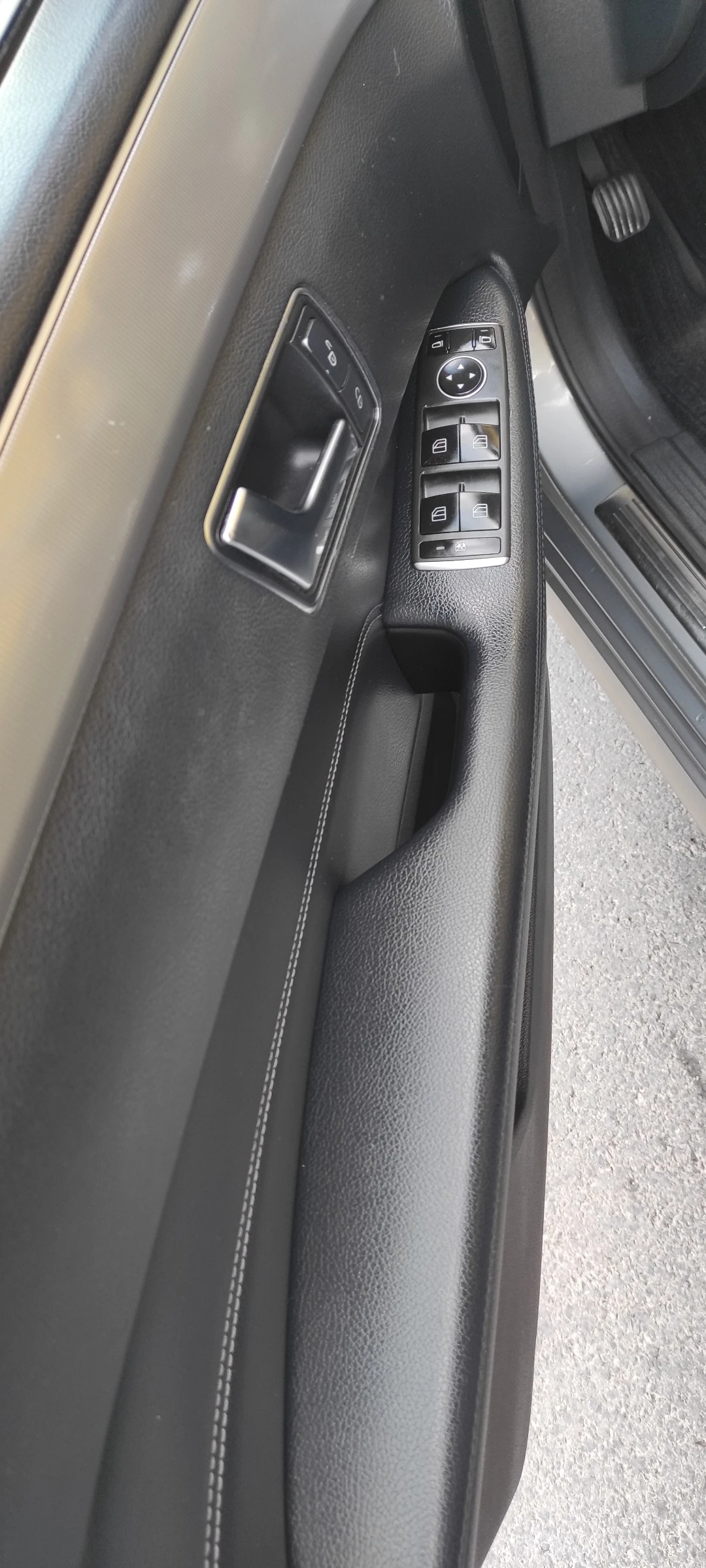 Mercedes-Benz E 250 CDI 4Matic, снимка 9 - Автомобили и джипове - 55402709