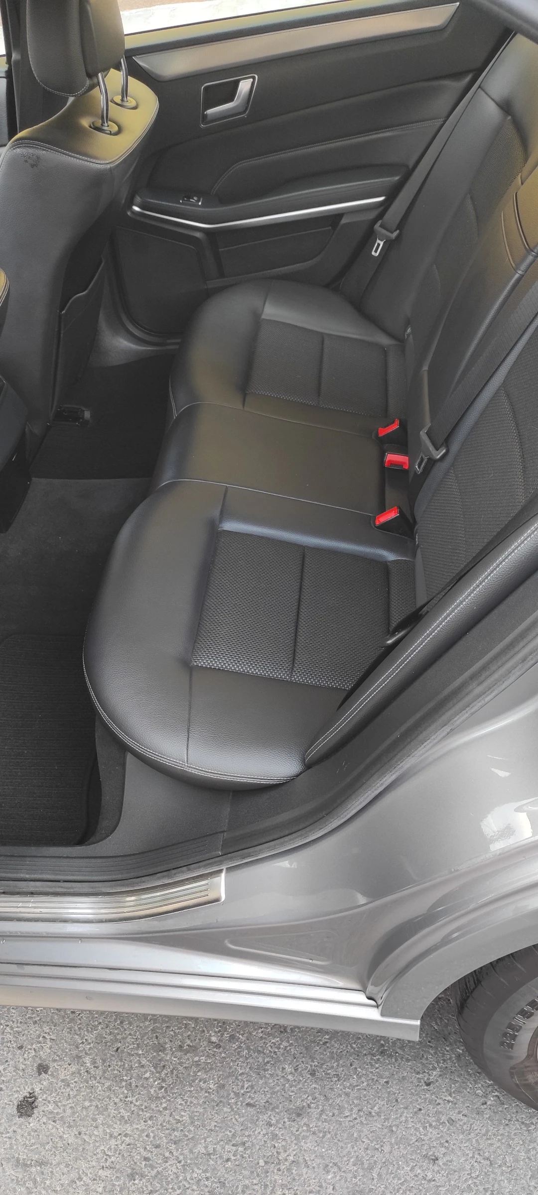 Mercedes-Benz E 250 CDI 4Matic, снимка 10 - Автомобили и джипове - 55402709