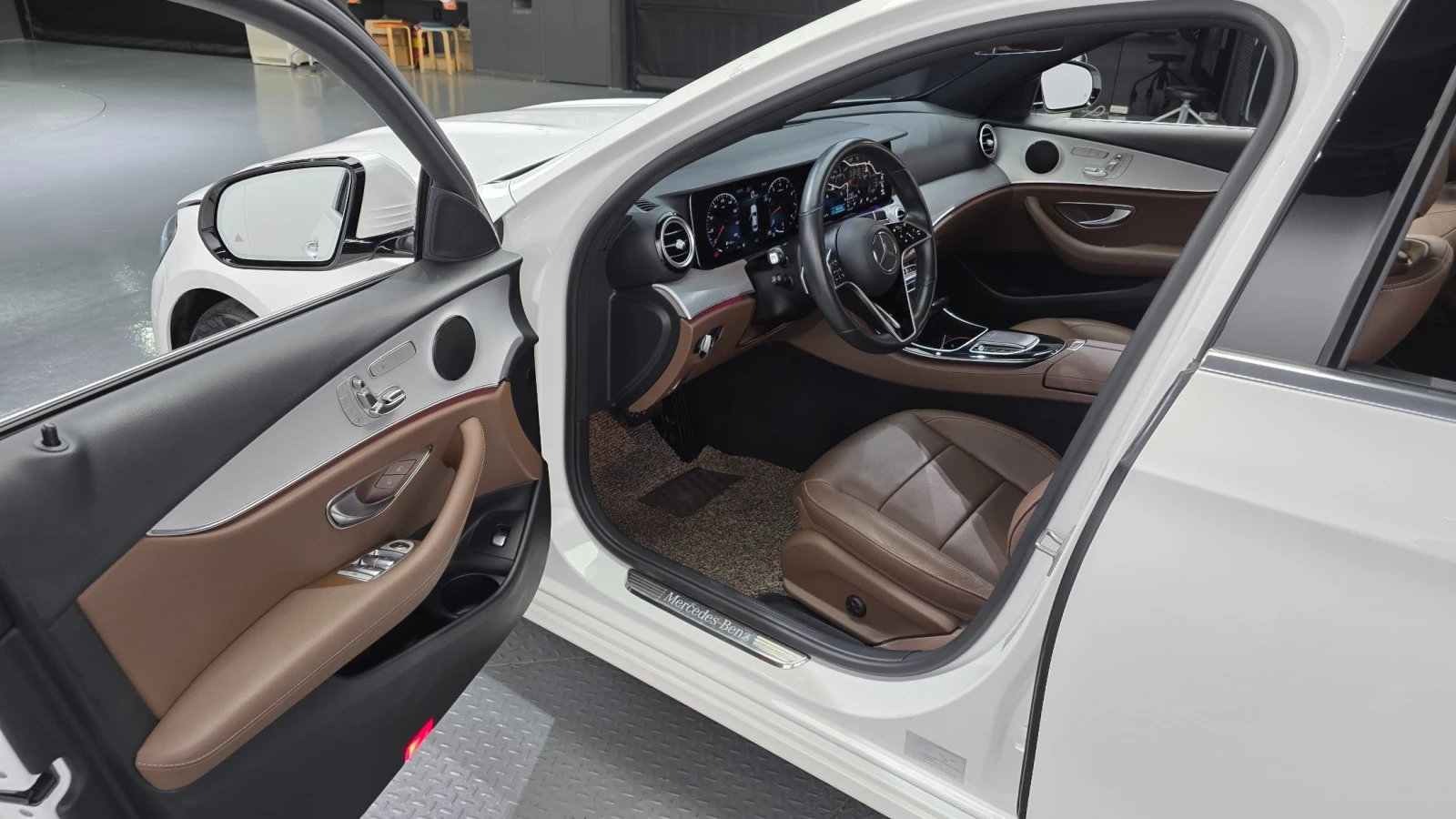 Mercedes-Benz E 250 Avantgarde, снимка 9 - Автомобили и джипове - 55742426