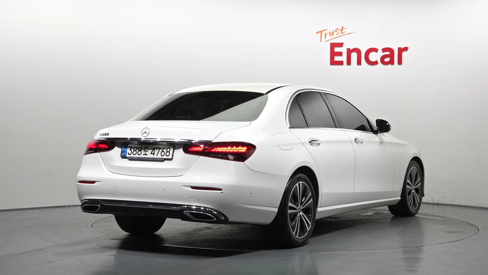 Mercedes-Benz E 250 Avantgarde, снимка 2 - Автомобили и джипове - 55742426