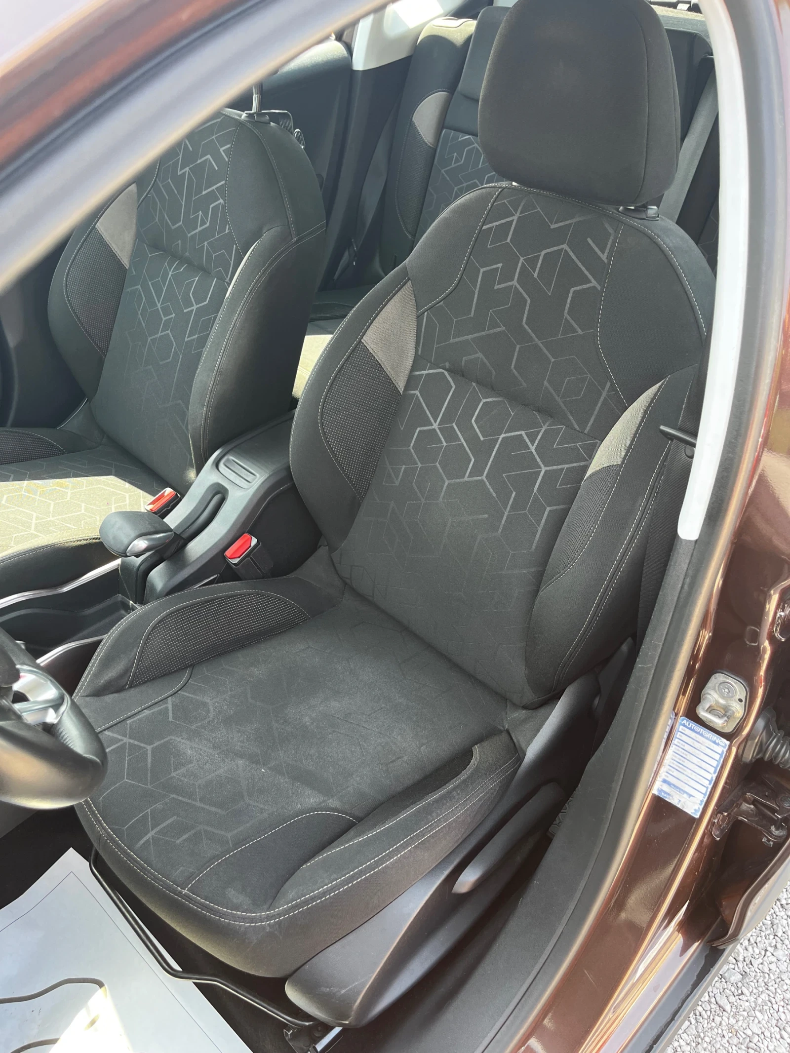 Peugeot 2008 1.2 i EURO 5B, снимка 14 - Автомобили и джипове - 55887223