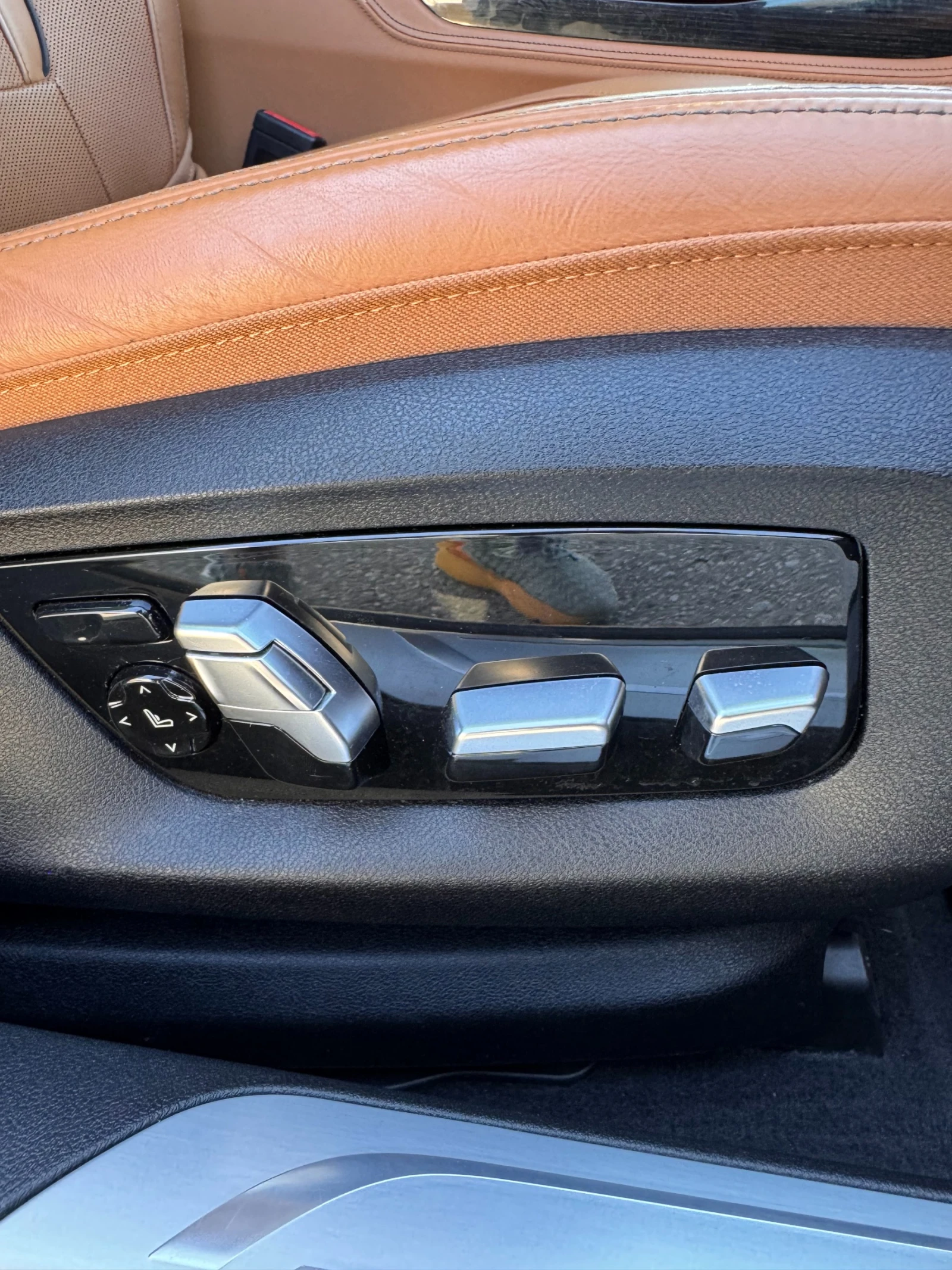 BMW 740 xDrive / Всички екстри / Отлично поддържана, снимка 13 - Автомобили и джипове - 56066353