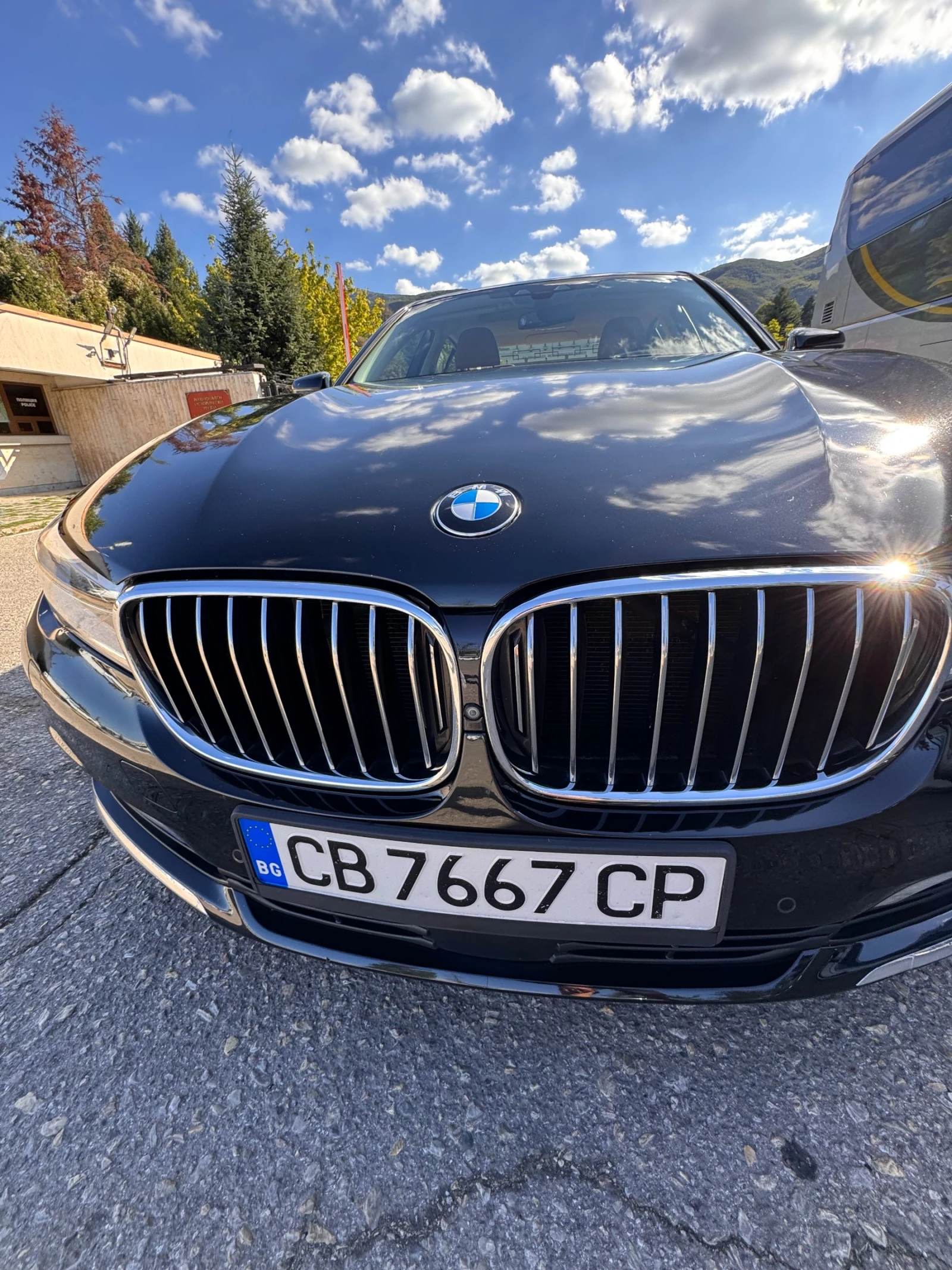 BMW 740 xDrive / Всички екстри / Отлично поддържана, снимка 2 - Автомобили и джипове - 56066353