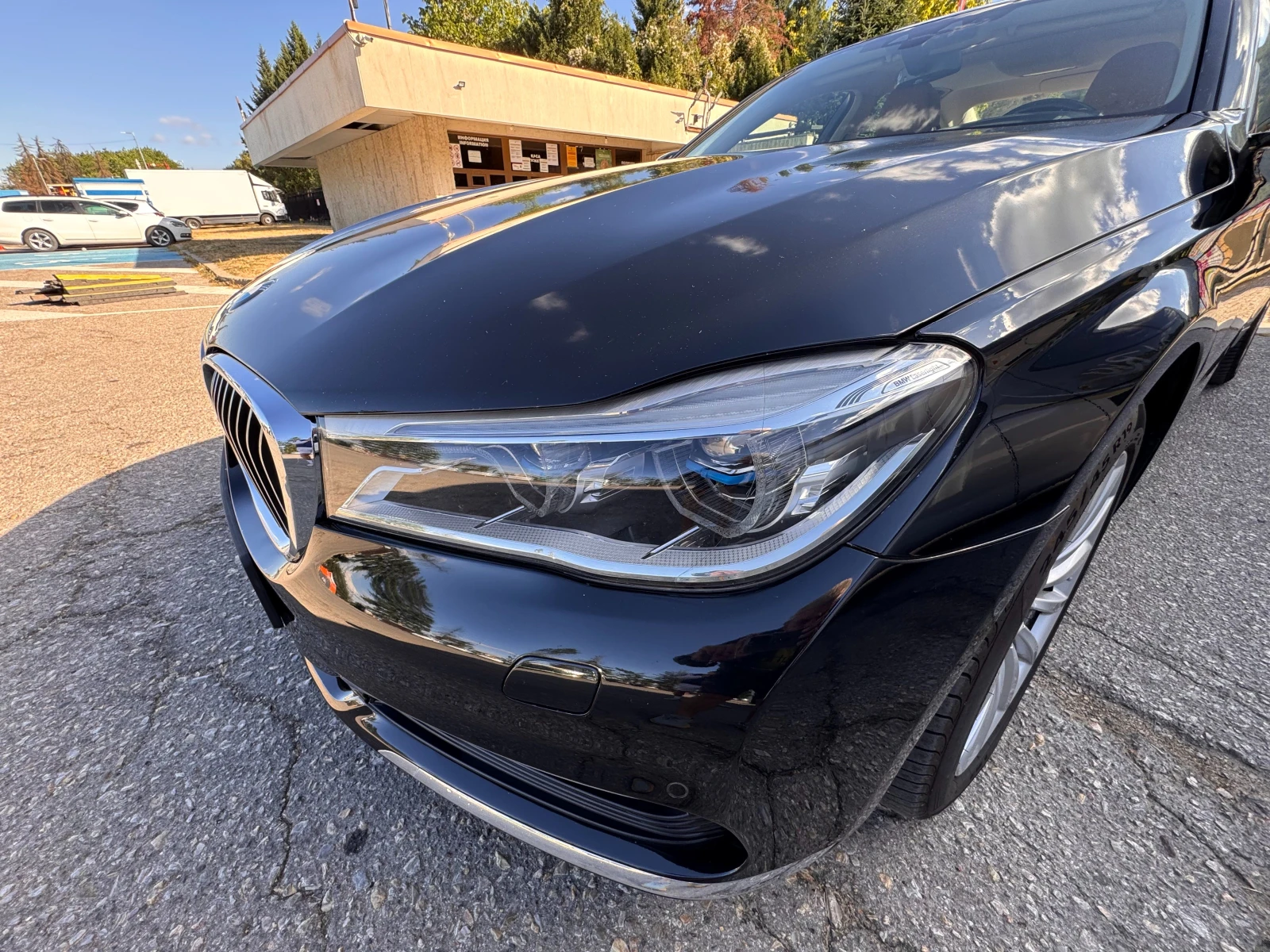 BMW 740 xDrive / Всички екстри / Отлично поддържана, снимка 3 - Автомобили и джипове - 56066353