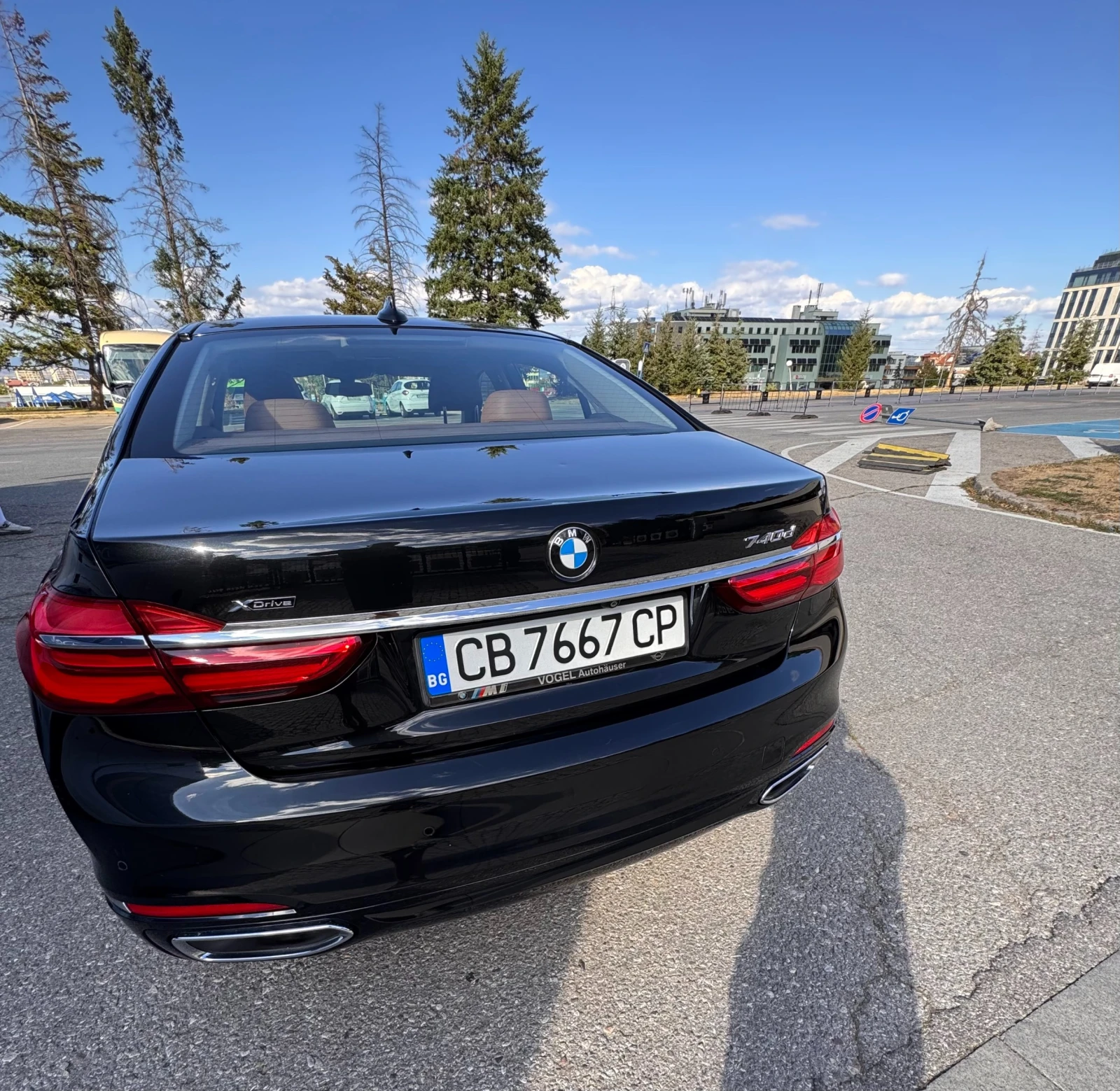 BMW 740 xDrive / Всички екстри / Отлично поддържана, снимка 5 - Автомобили и джипове - 56066353
