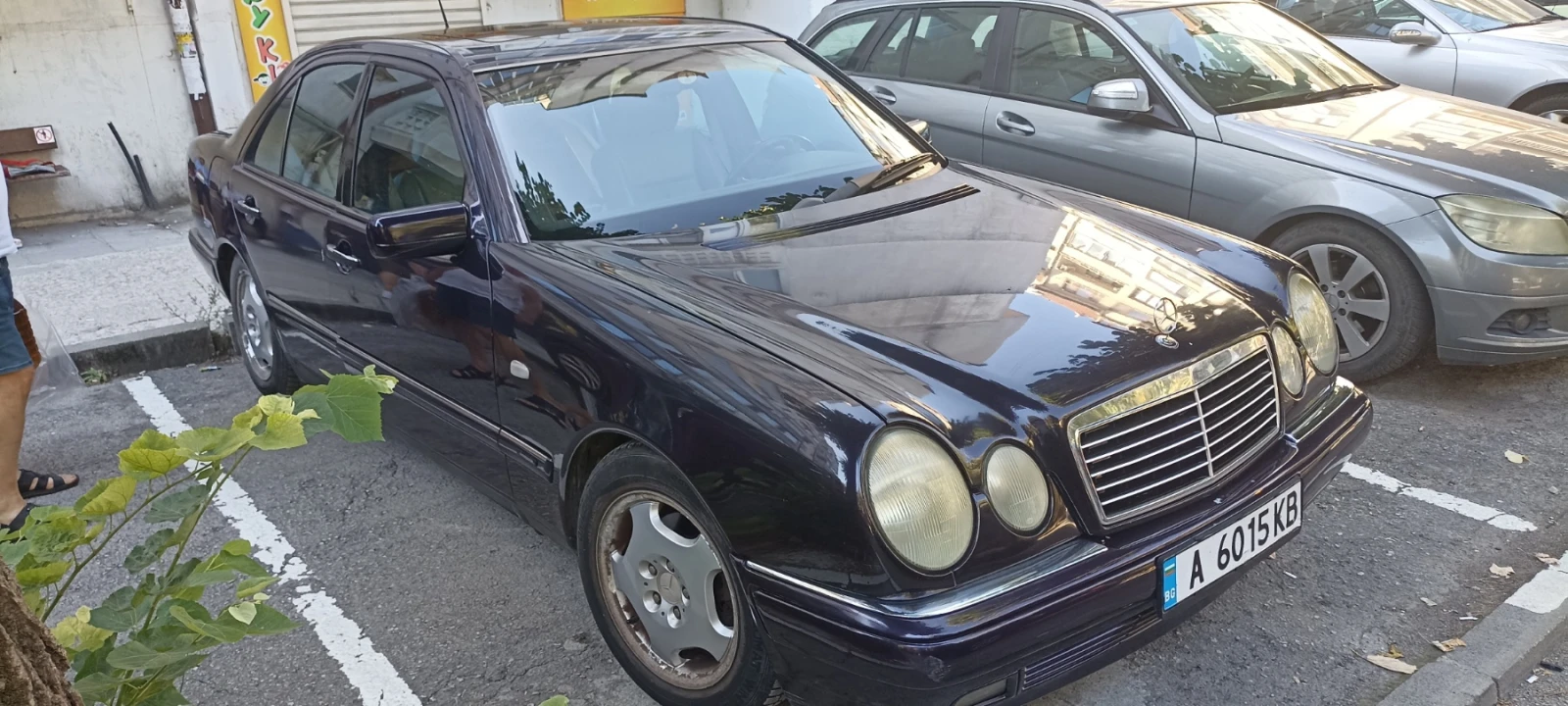 Mercedes-Benz E 200 Avantgarde, снимка 3 - Автомобили и джипове - 56113617