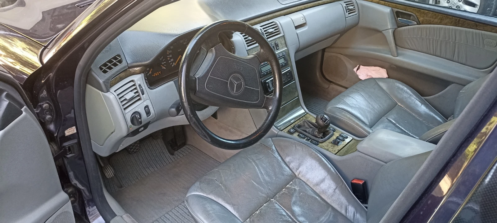 Mercedes-Benz E 200 Avantgarde, снимка 10 - Автомобили и джипове - 56113617
