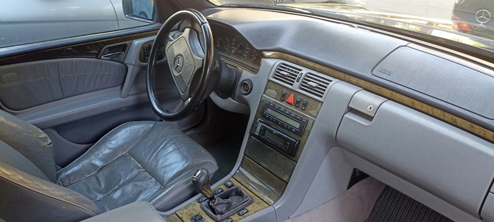 Mercedes-Benz E 200 Avantgarde, снимка 12 - Автомобили и джипове - 56113617