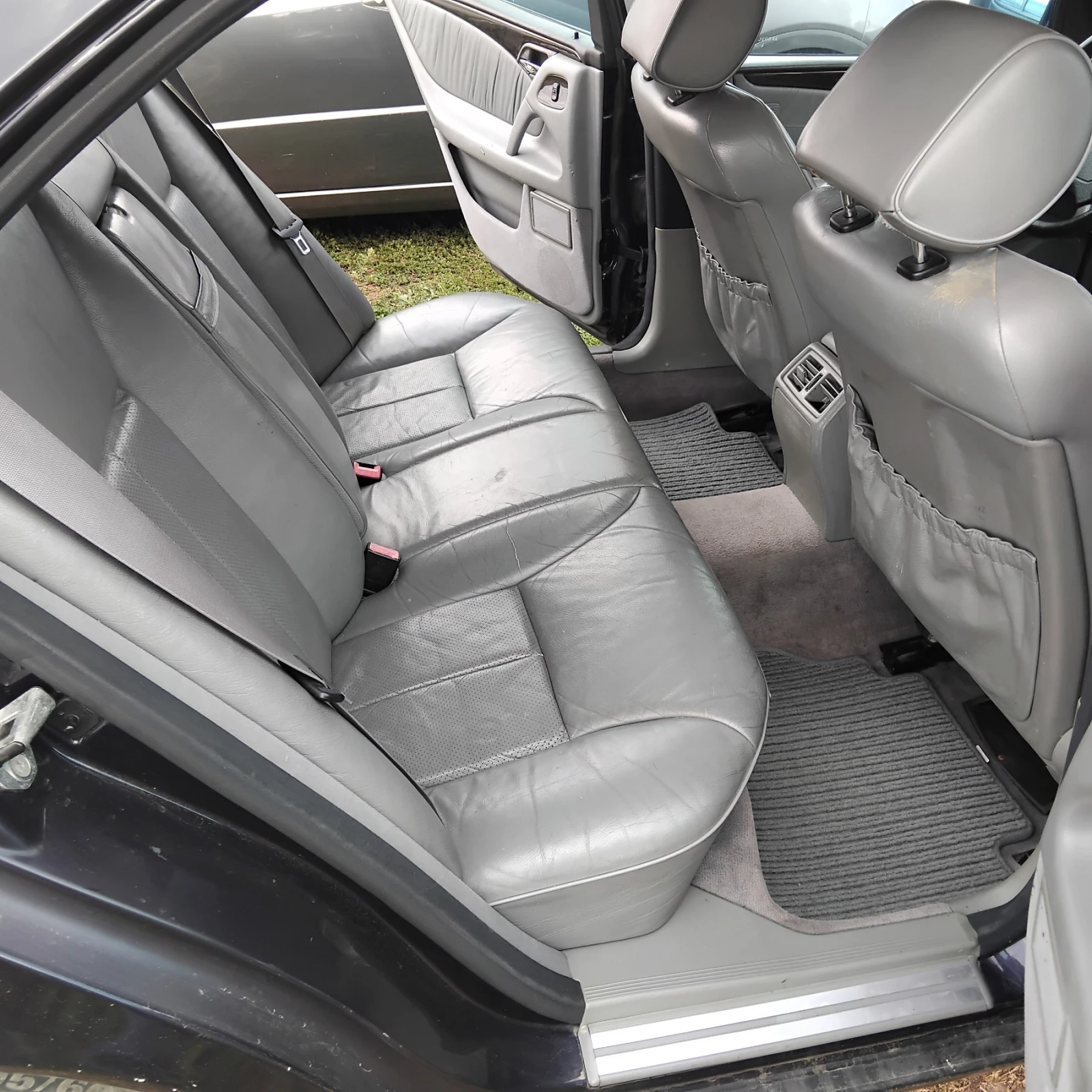 Mercedes-Benz E 200 Avantgarde, снимка 13 - Автомобили и джипове - 56113617