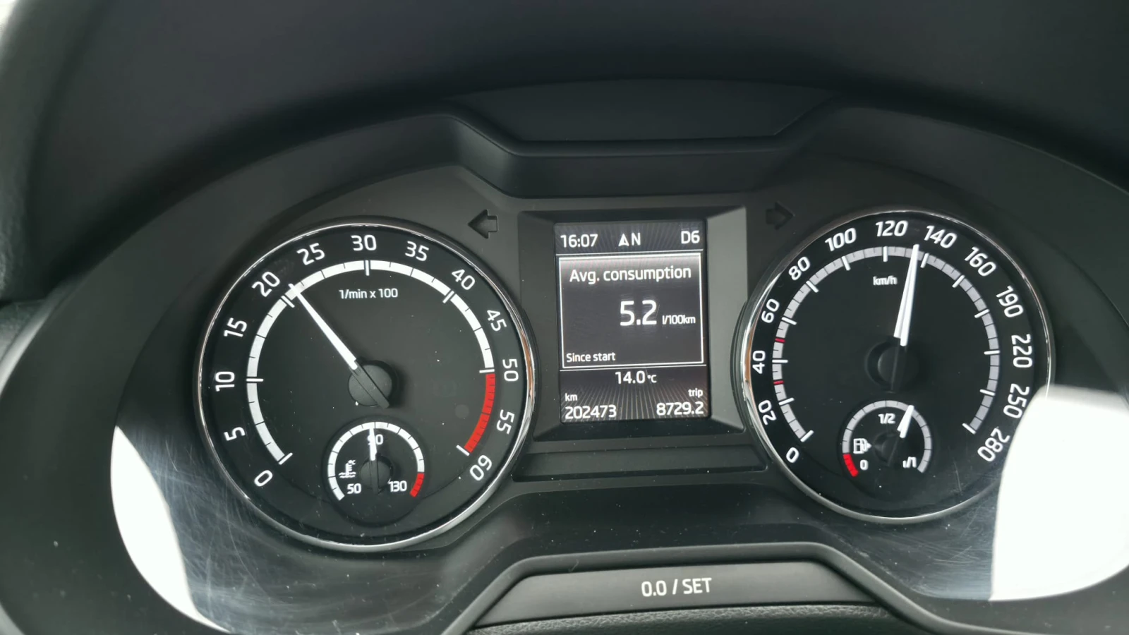 Skoda Octavia, снимка 13 - Автомобили и джипове - 56363611