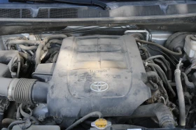 Toyota Sequoia SR5 5.7 V8 4x4, снимка 16