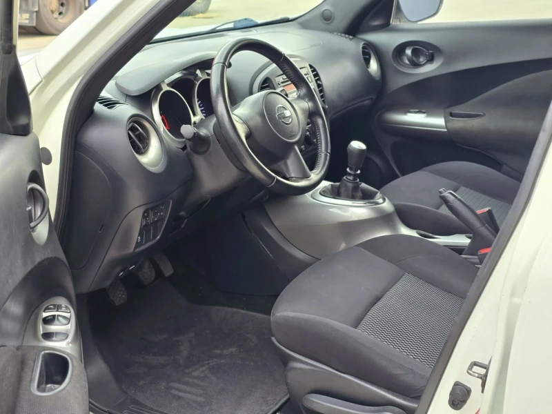 Nissan Juke, снимка 9 - Автомобили и джипове - 47855527