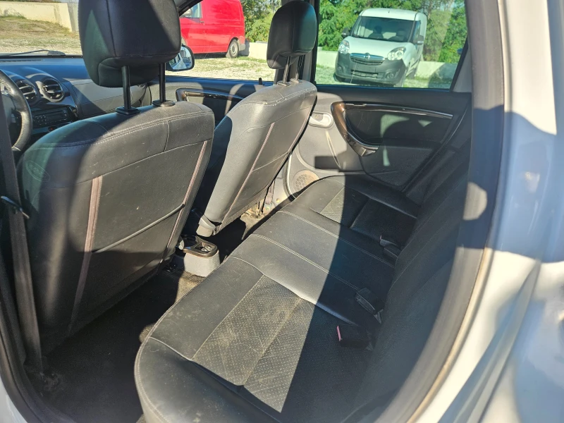 Dacia Duster 1.5DCI  4x4 !!!  6ck !!! Кожа !!!, снимка 6 - Автомобили и джипове - 48354186