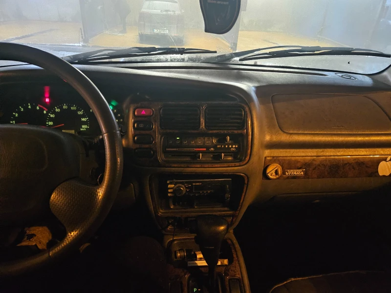 Suzuki Grand vitara 2.0, снимка 14 - Автомобили и джипове - 48500244