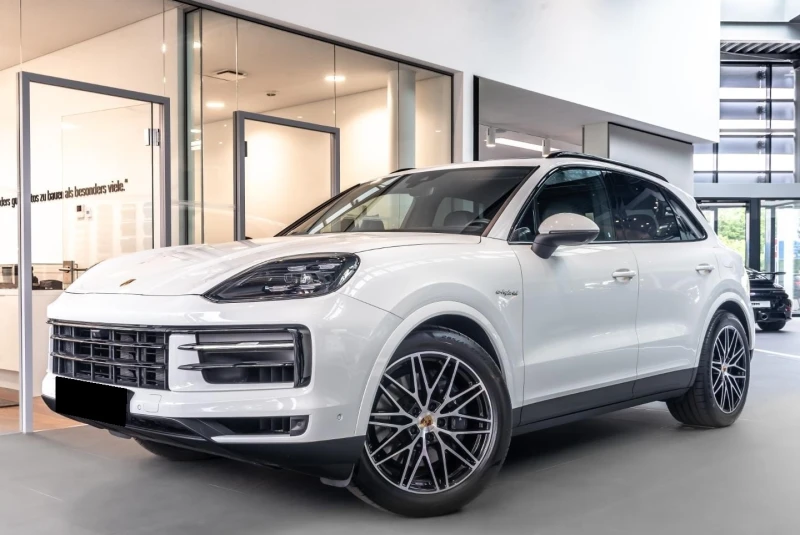Porsche Cayenne E-HYBRID/FACELIFT/BOSE/MATRIX/PANO/SPORT CHORNO/, снимка 3 - Автомобили и джипове - 51882061