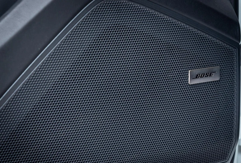 Porsche Cayenne E-HYBRID/FACELIFT/BOSE/MATRIX/PANO/SPORT CHORNO/, снимка 9 - Автомобили и джипове - 51882061