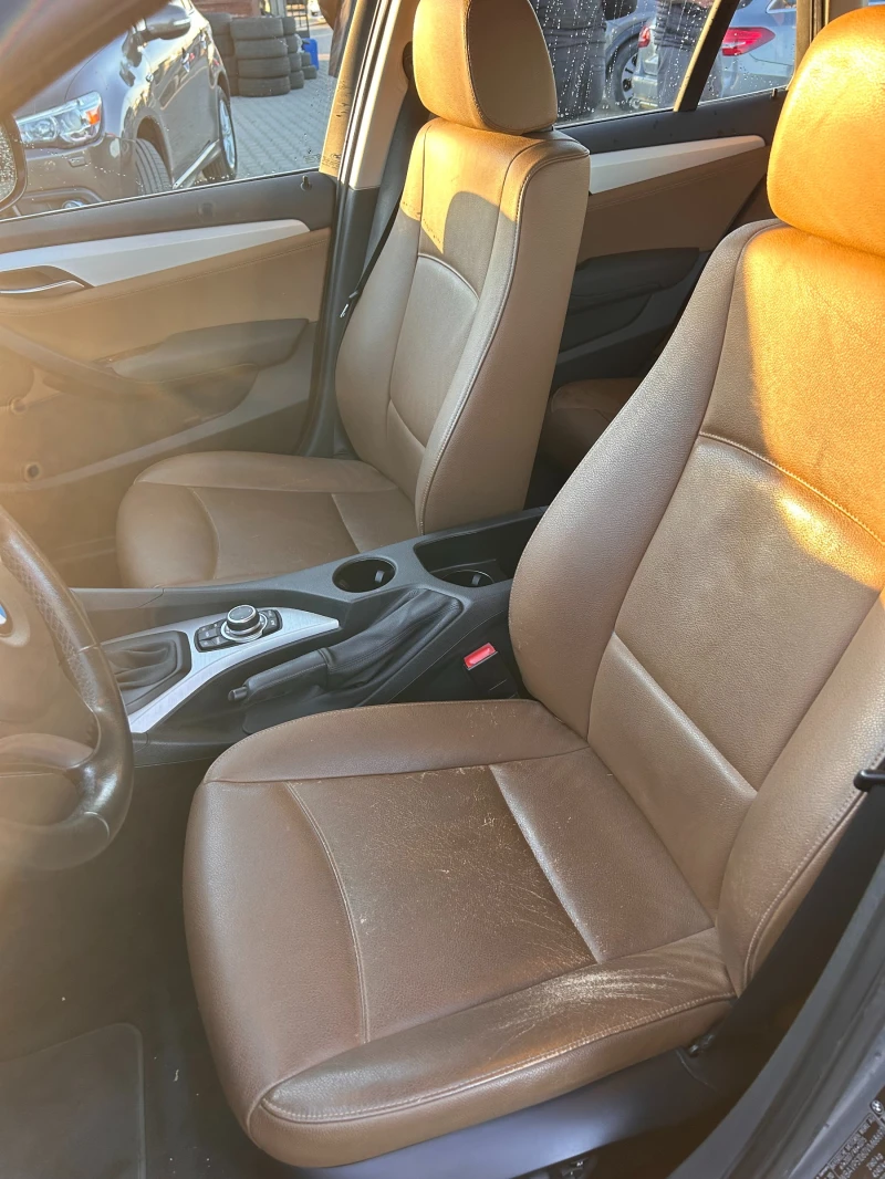 BMW X1 2.3XDRIVE AVTOMAT/PANPRAMA/KOJA/NAVI EURO 5, снимка 11 - Автомобили и джипове - 52415839