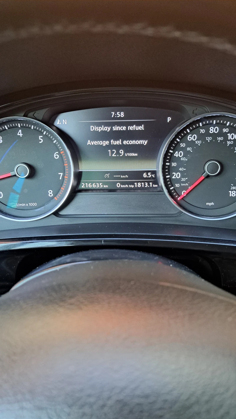 VW Touareg, снимка 4 - Автомобили и джипове - 52448799