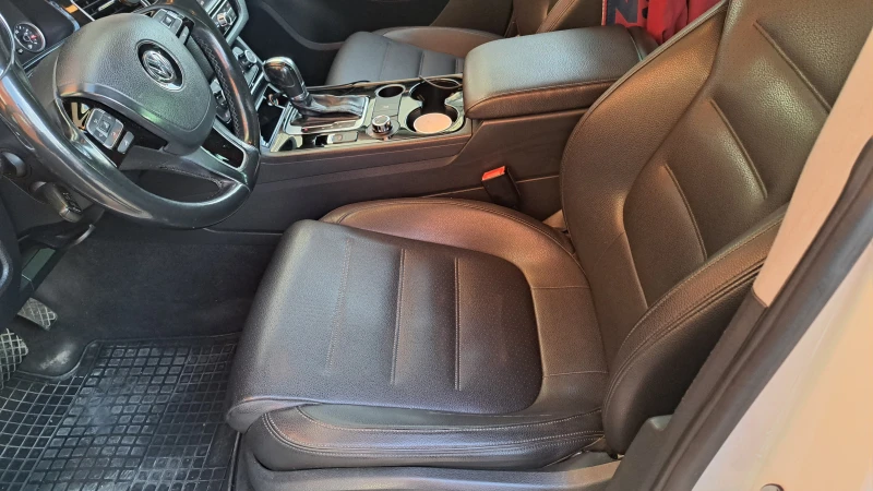 VW Touareg, снимка 8 - Автомобили и джипове - 52448799