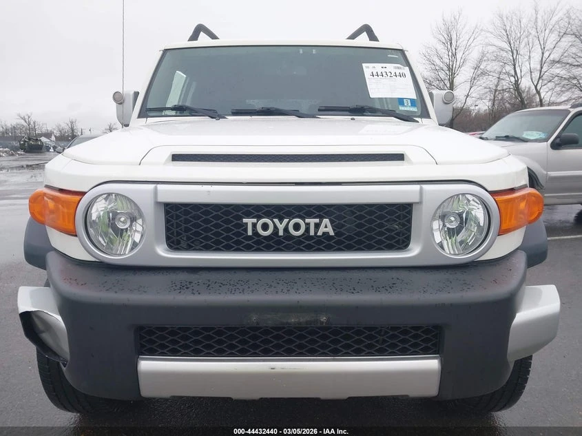 Toyota Fj cruiser 4.0l, снимка 12 - Автомобили и джипове - 53941330