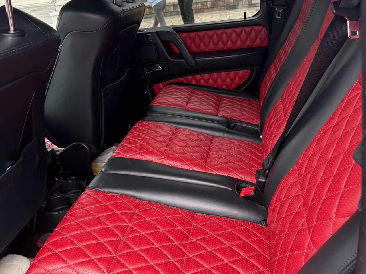 Mercedes-Benz G 63 AMG 4MATIC * ДИСТРОНИК* ОБДУХВАНЕ* АЛКАНТАРА* , снимка 12 - Автомобили и джипове - 54217171