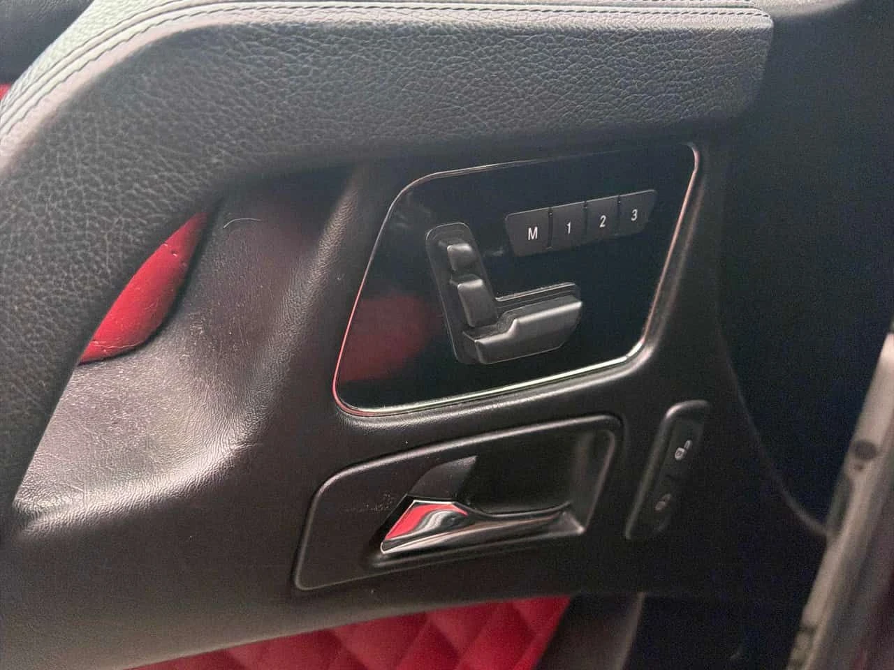 Mercedes-Benz G 63 AMG 4MATIC * ДИСТРОНИК* ОБДУХВАНЕ* АЛКАНТАРА* , снимка 10 - Автомобили и джипове - 54217171