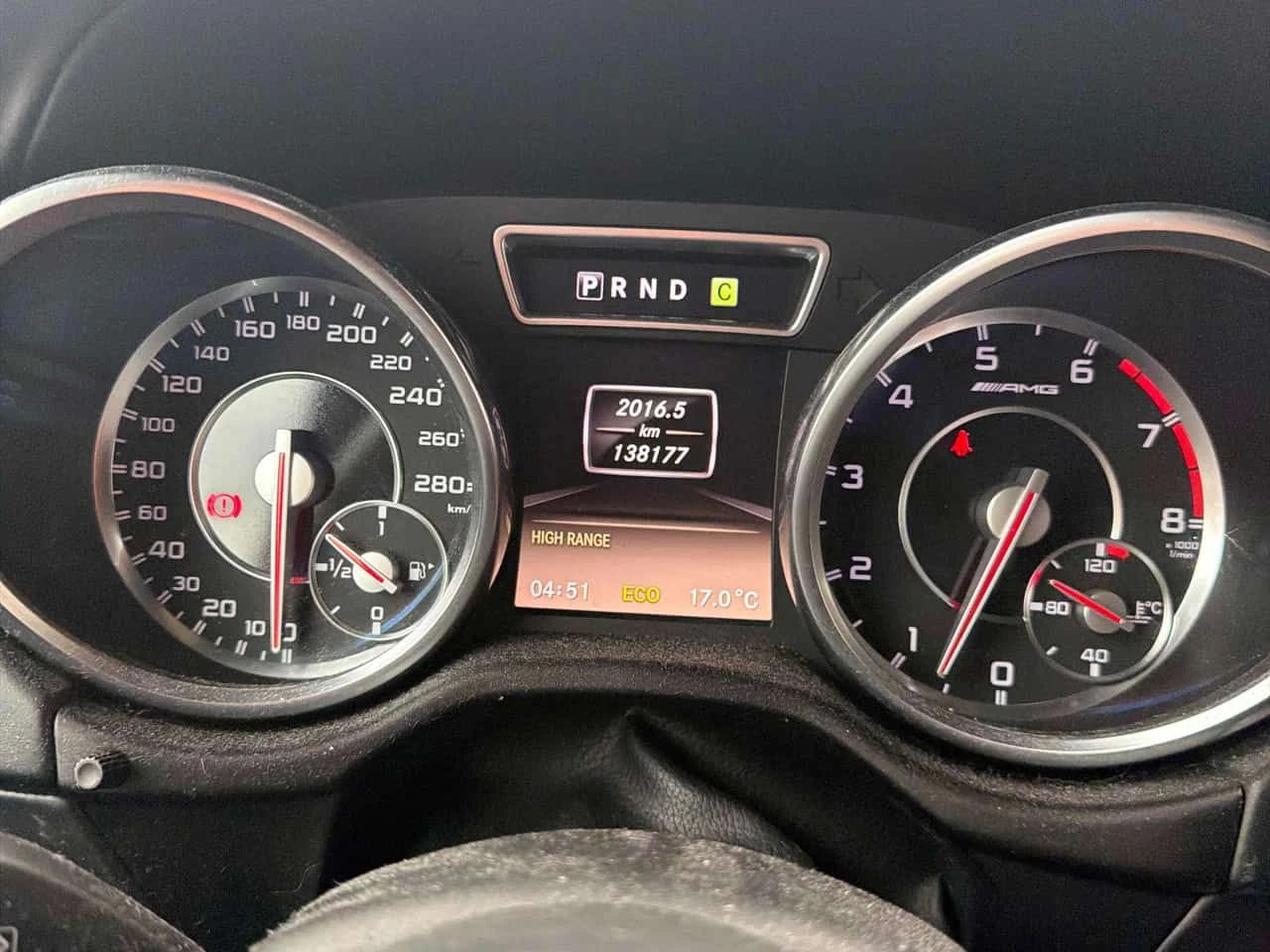 Mercedes-Benz G 63 AMG 4MATIC * ДИСТРОНИК* ОБДУХВАНЕ* АЛКАНТАРА* , снимка 8 - Автомобили и джипове - 54217171