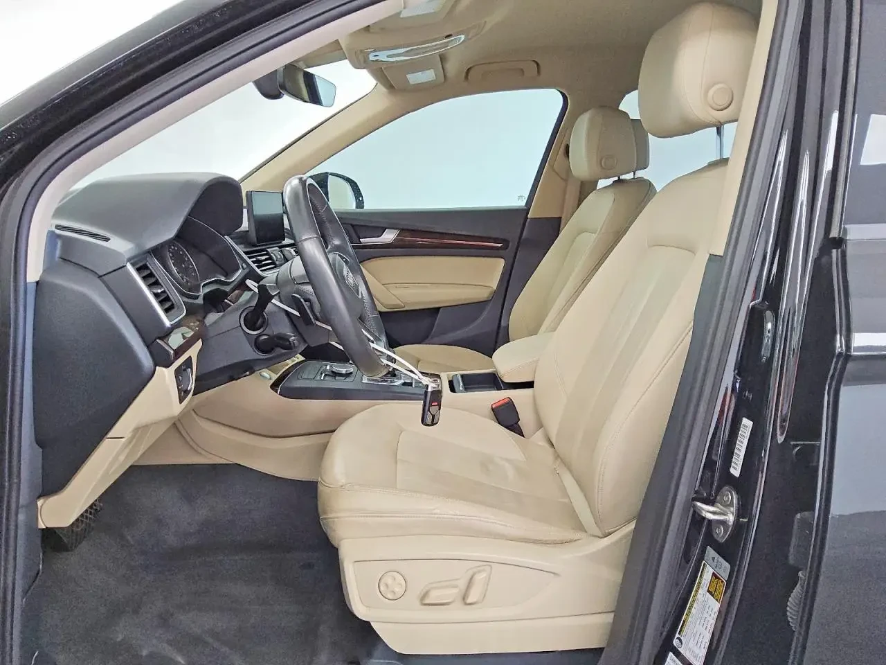 Audi Q5 PREMIUM, снимка 7 - Автомобили и джипове - 54224606