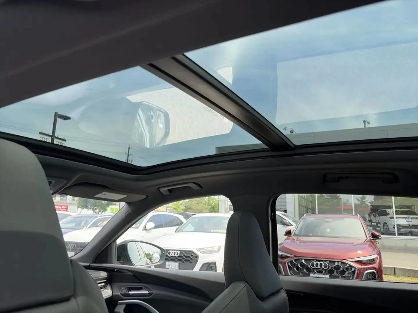 Audi Q5 S-Line * Black Pkg * AвтоКредит * (ЦЕНА ДО БГ), снимка 15 - Автомобили и джипове - 54895641