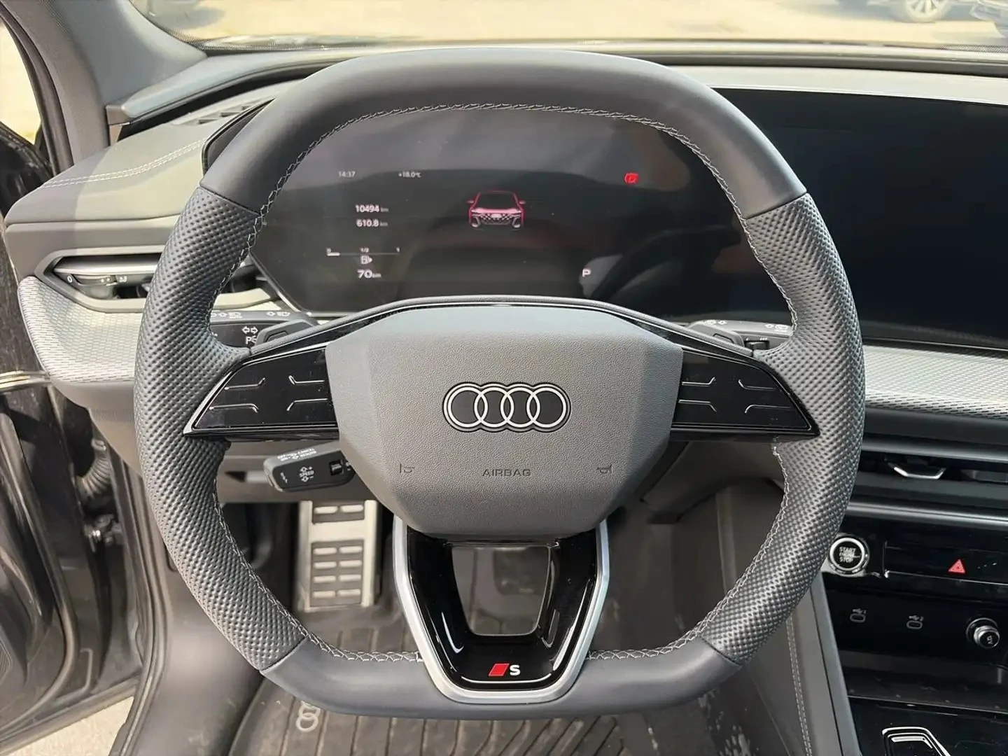 Audi Q5 S-Line * Black Pkg * AвтоКредит * (ЦЕНА ДО БГ), снимка 8 - Автомобили и джипове - 54895641