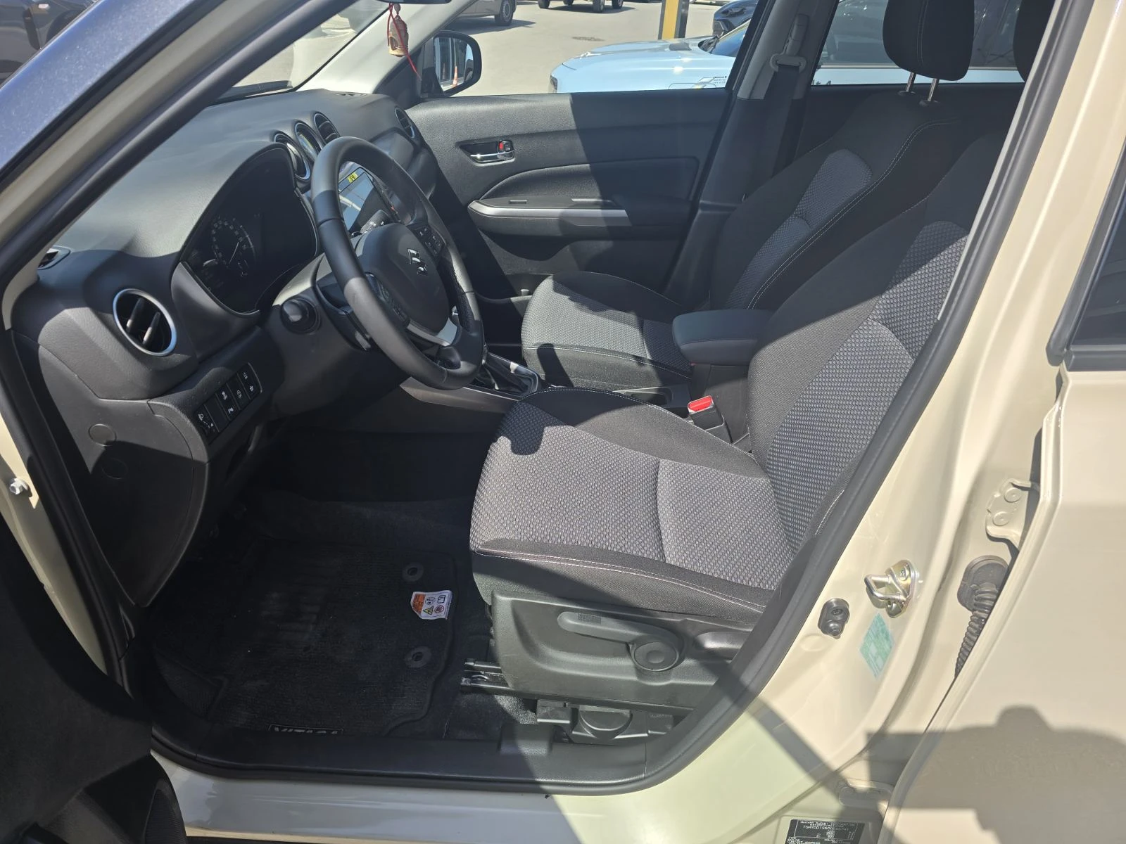 Suzuki Vitara 1.4 , снимка 14 - Автомобили и джипове - 56008023