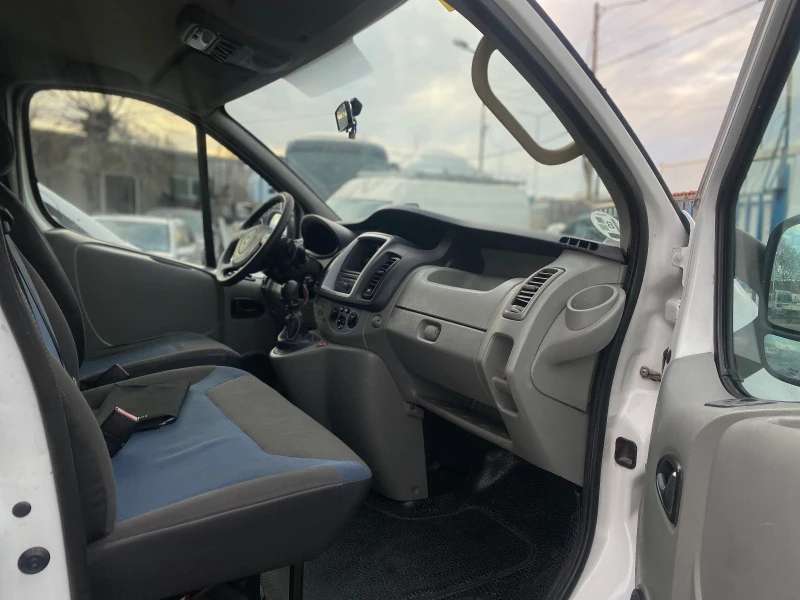 Renault Trafic, снимка 8 - Бусове и автобуси - 39740900