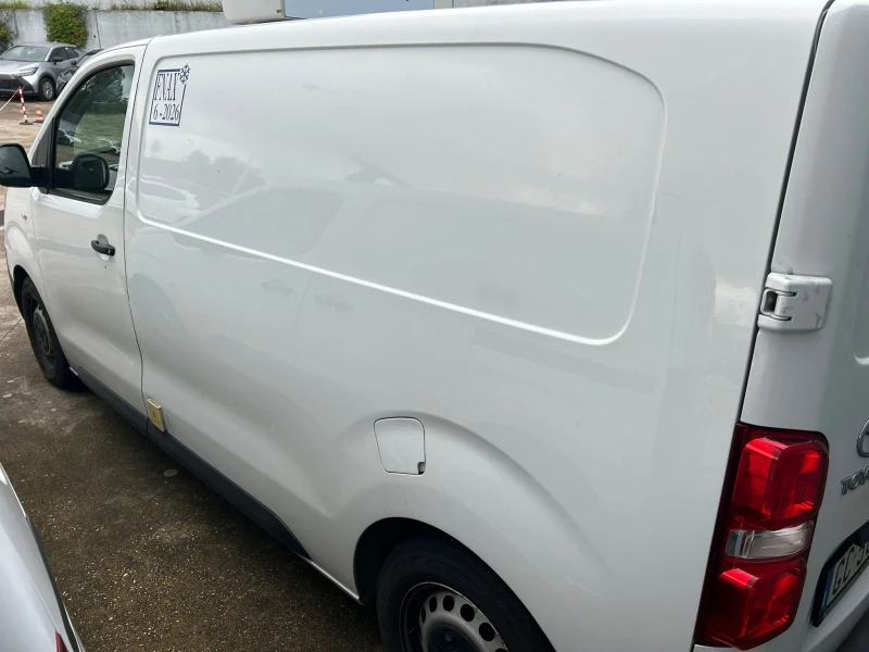 Toyota Proace 1.7 D ХЛАДИЛЕН, снимка 8 - Бусове и автобуси - 47689817