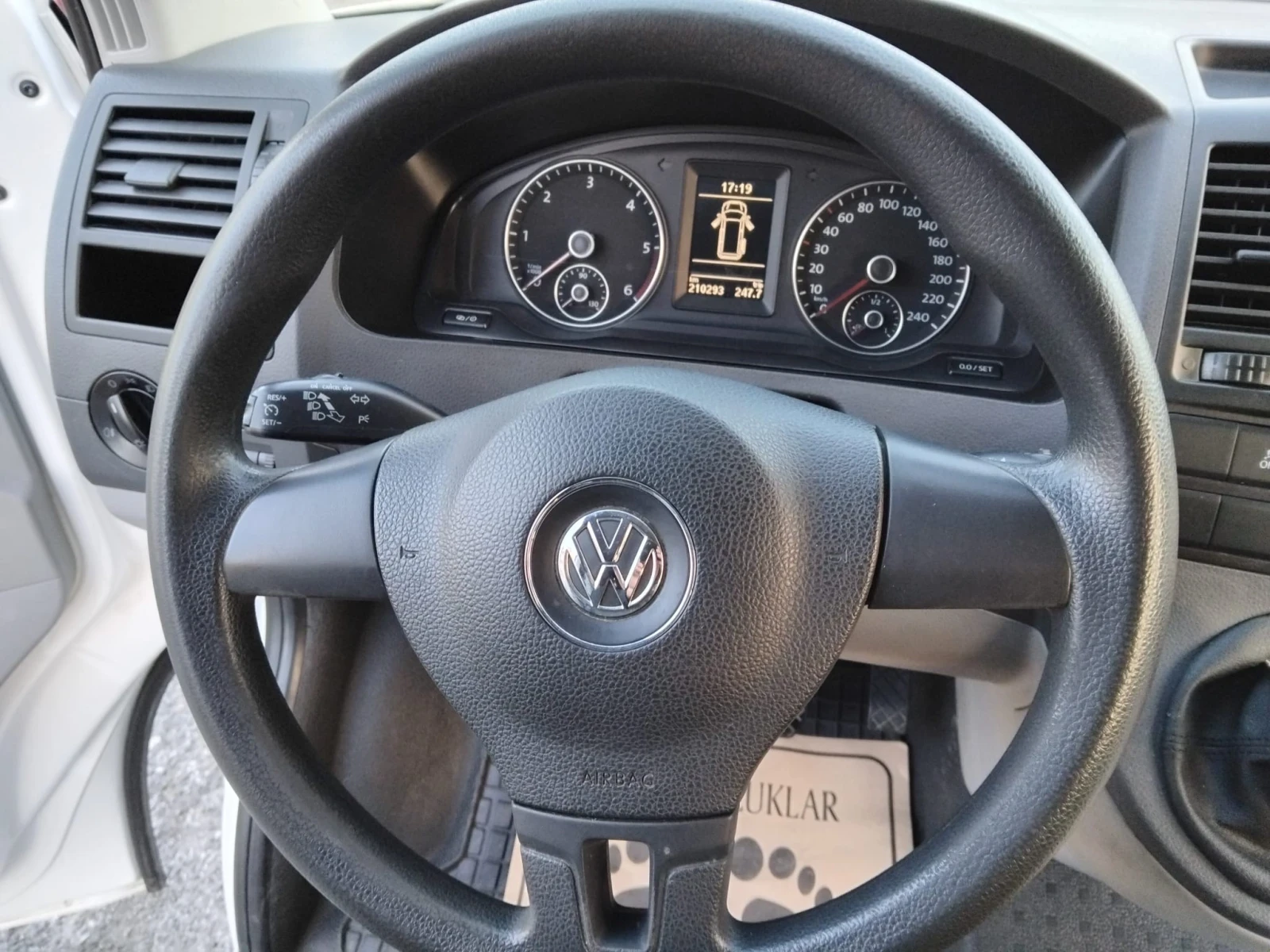 VW Caravelle 2.0TDI, 180��, 7+ 1 | Mobile.bg � ����������� 16
