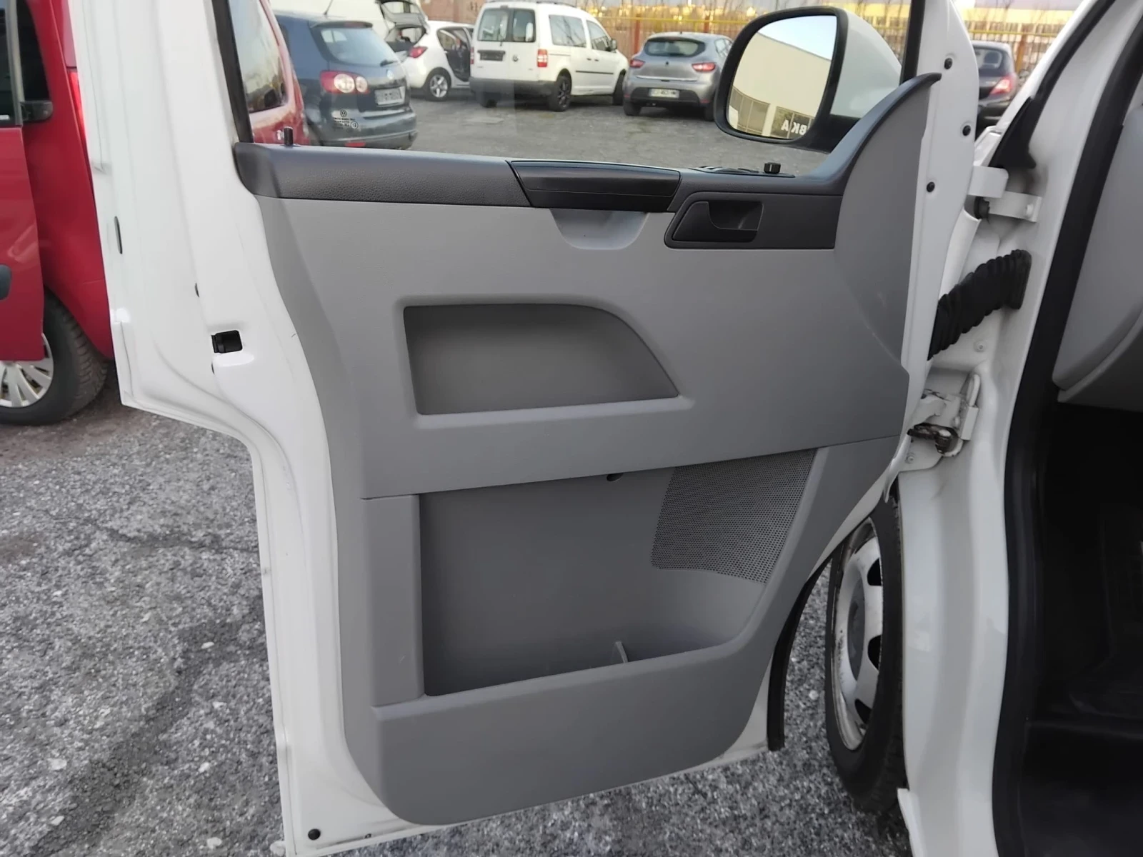 VW Caravelle 2.0TDI, 180��, 7+ 1 | Mobile.bg � ����������� 11