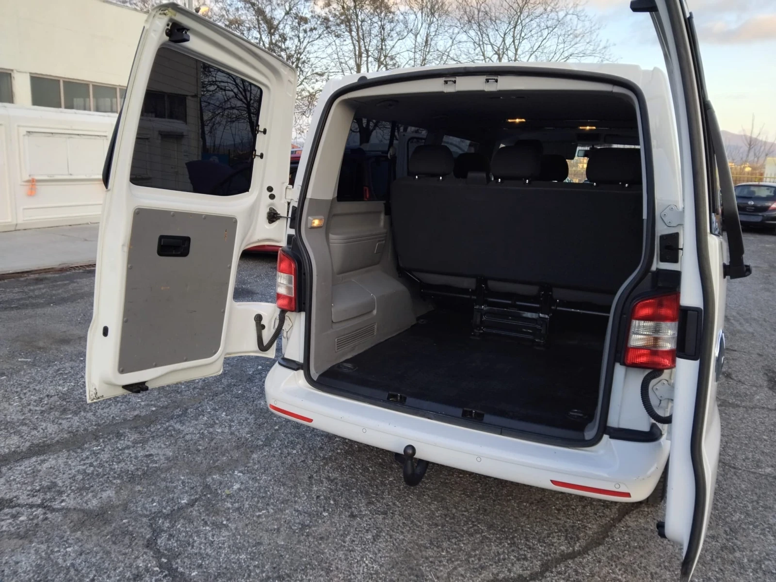 VW Caravelle 2.0TDI, 180��, 7+ 1 | Mobile.bg � ����������� 13