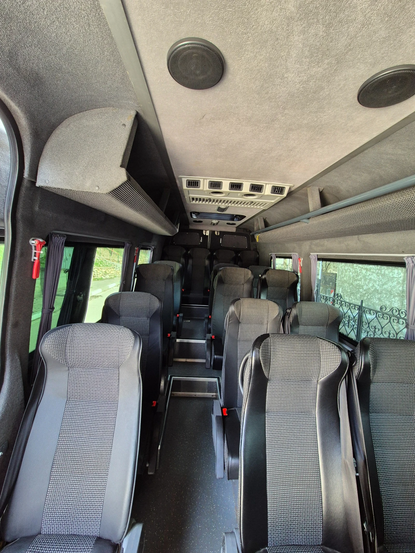 VW Crafter, снимка 12 - Бусове и автобуси - 55609827