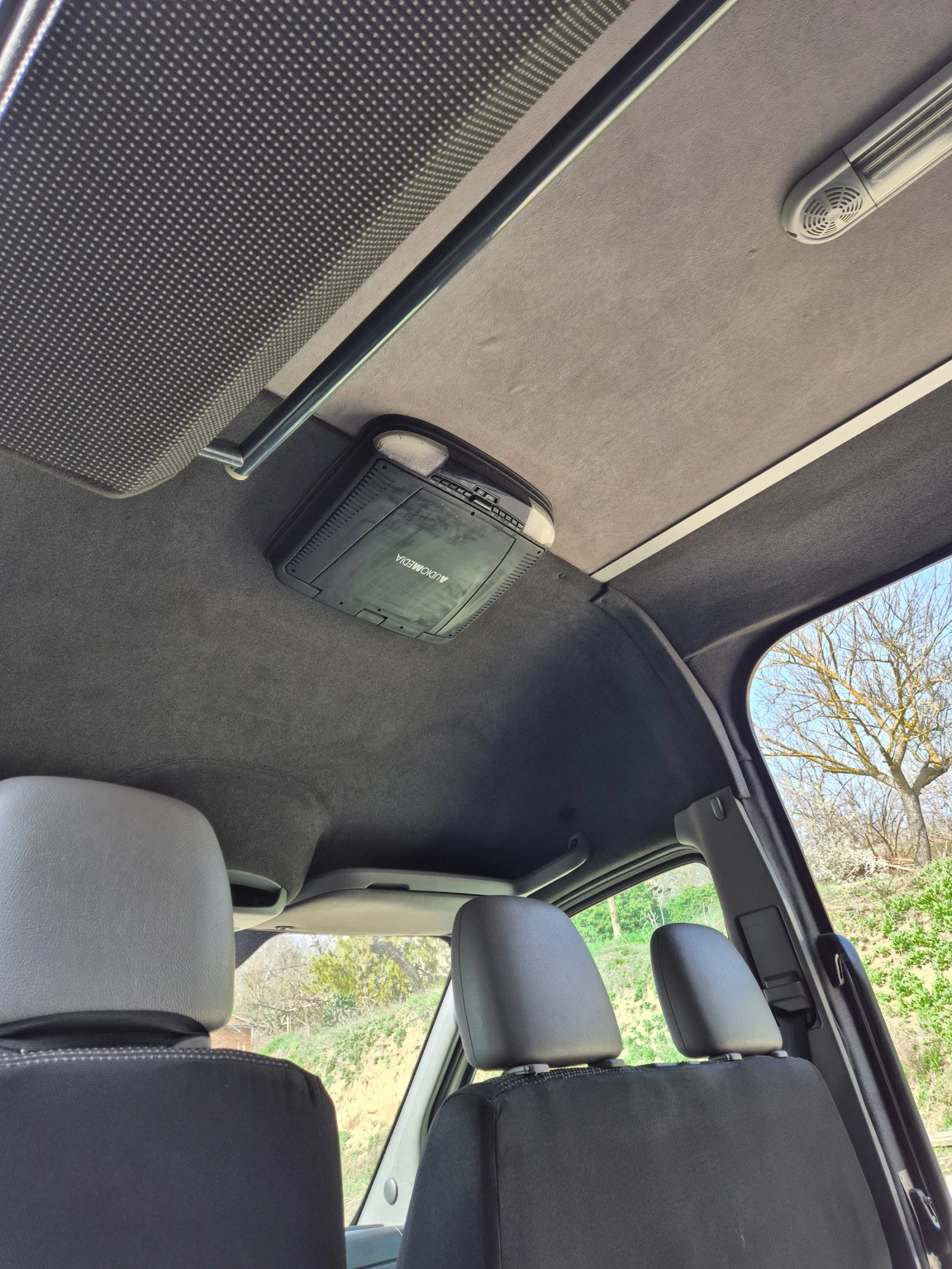VW Crafter, снимка 8 - Бусове и автобуси - 55609827
