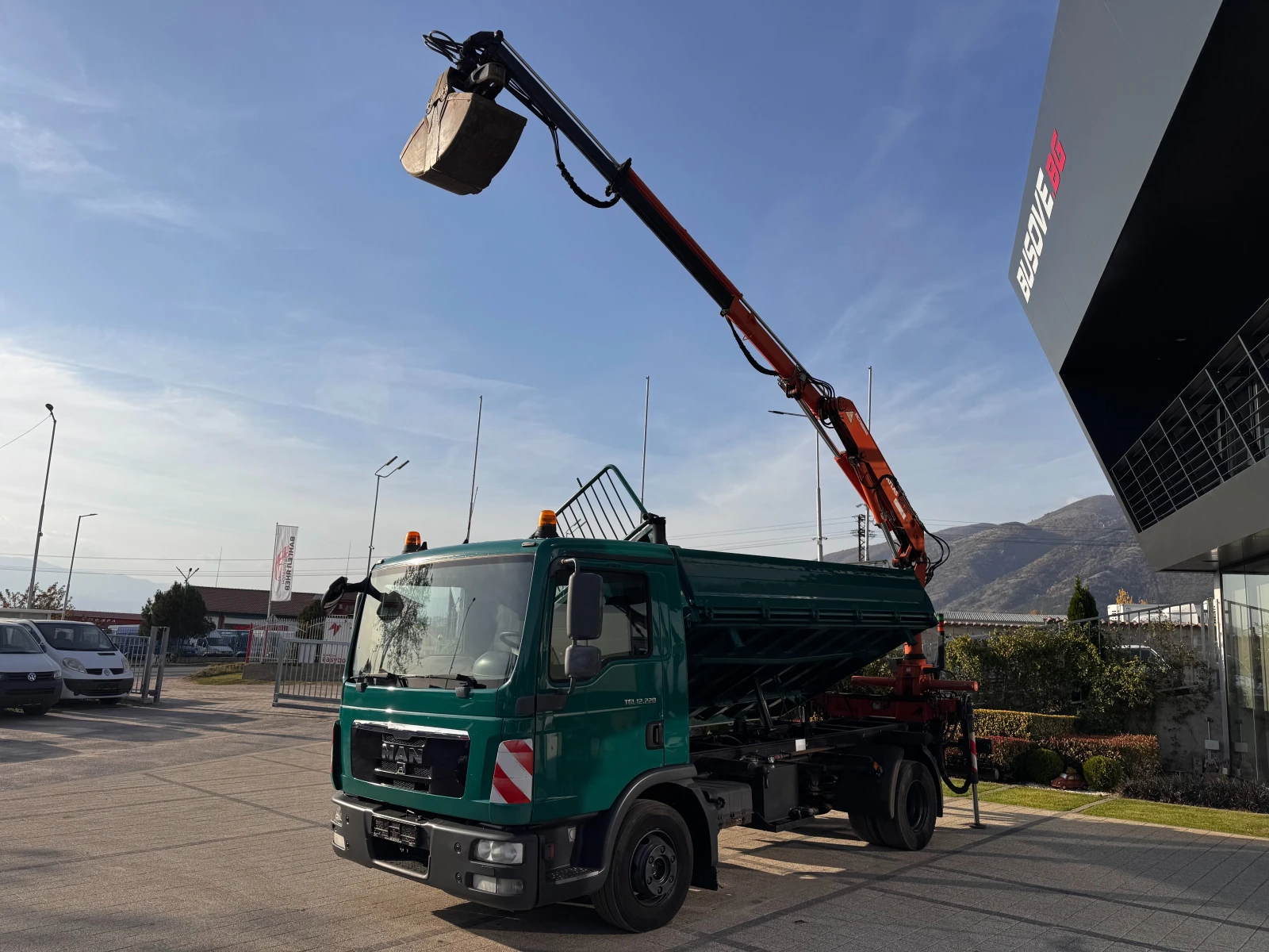 Man Tgl 12.220 Самосвал с кран  4.00м. х 2.40м. - изображение 9