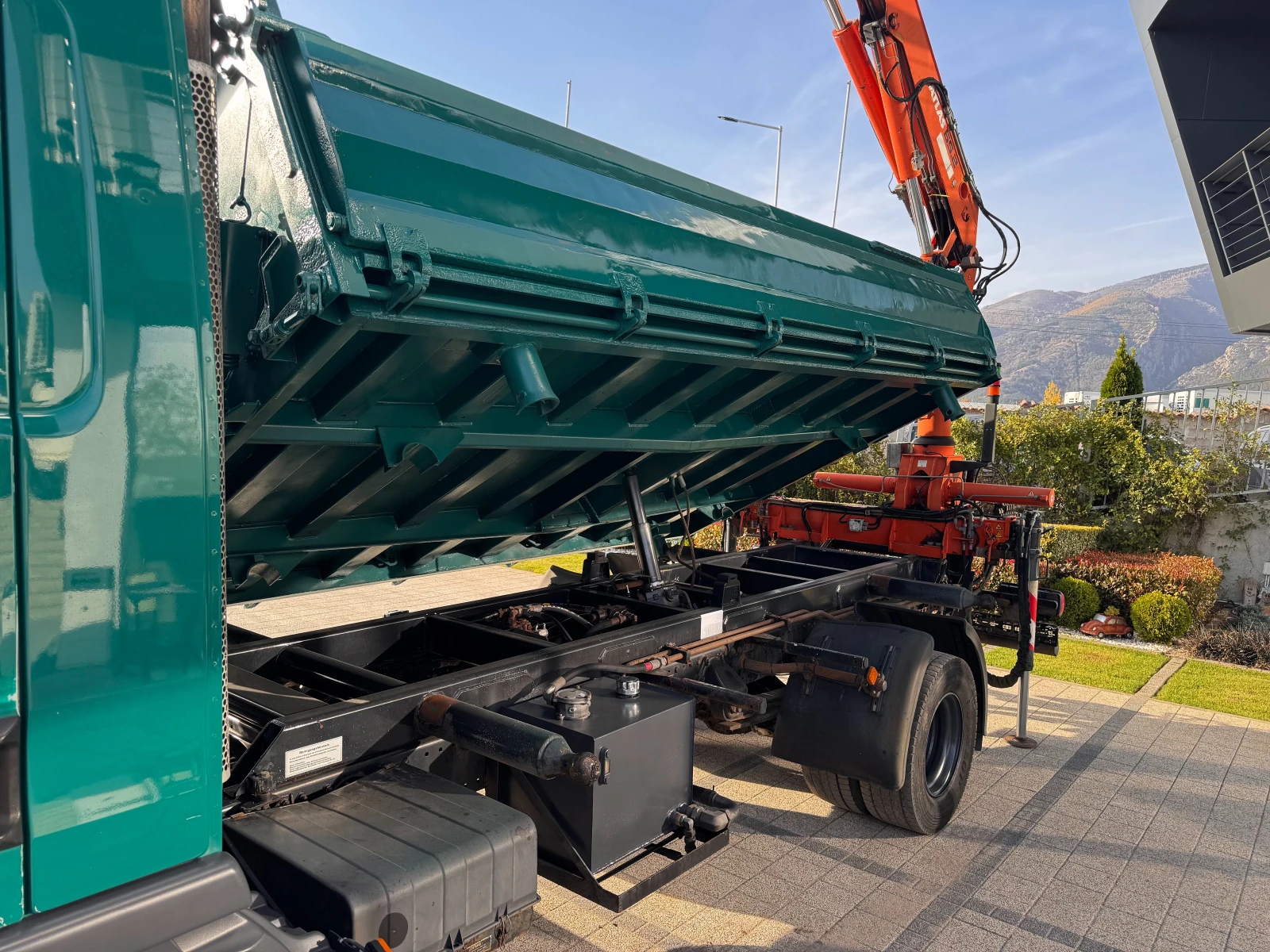 Man Tgl 12.220 Самосвал с кран  4.00м. х 2.40м. - изображение 7