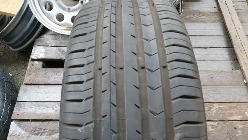 Гуми Летни 225/55R17, снимка 1 - Гуми и джанти - 29272533