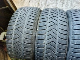 Гуми Зимни 225/45R18, снимка 2 - Гуми и джанти - 39103294