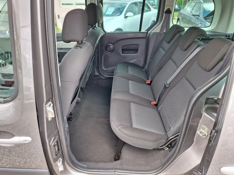 Renault Kangoo 1.5 dci 90ks 4+ 1 full evro 5b , снимка 13 - Автомобили и джипове - 43016745