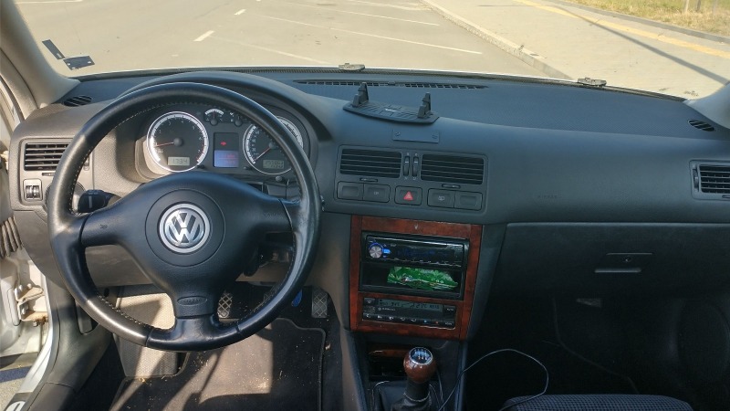 VW Bora 1.8T, снимка 8 - Автомобили и джипове - 46421580