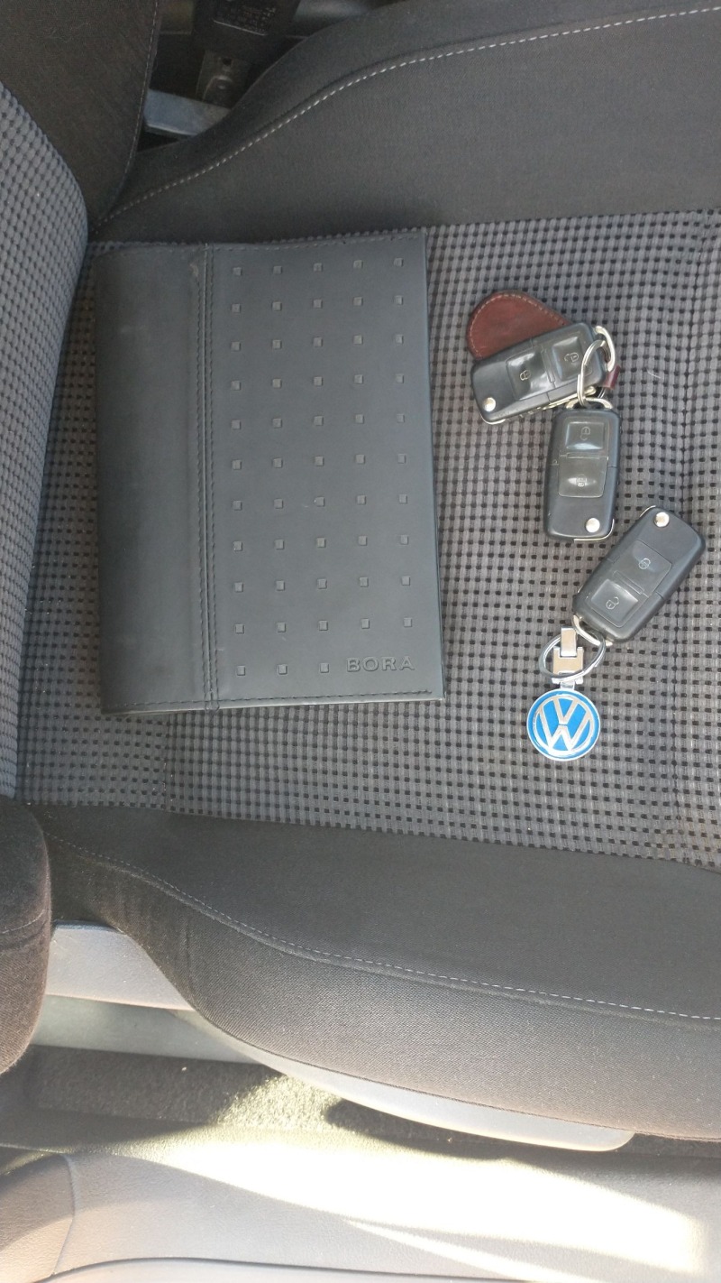 VW Bora 1.8T, снимка 9 - Автомобили и джипове - 46421580