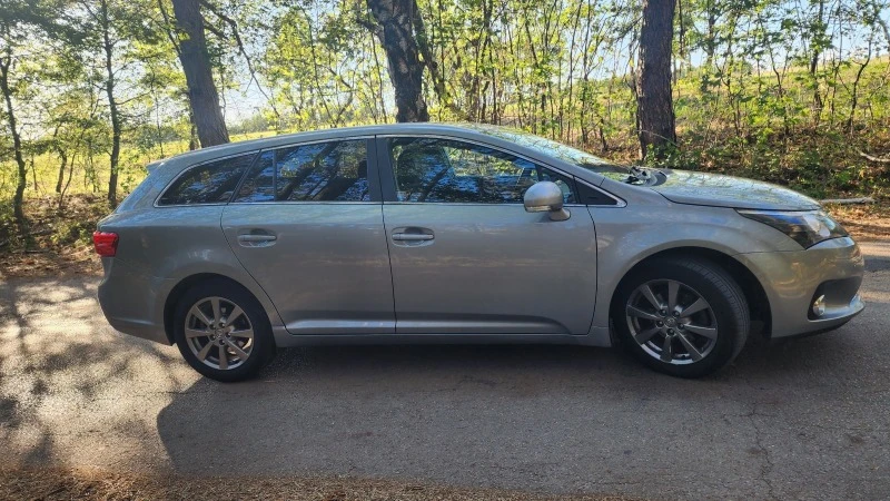 Toyota Avensis 2.0 D-4D, снимка 6 - Автомобили и джипове - 46516751