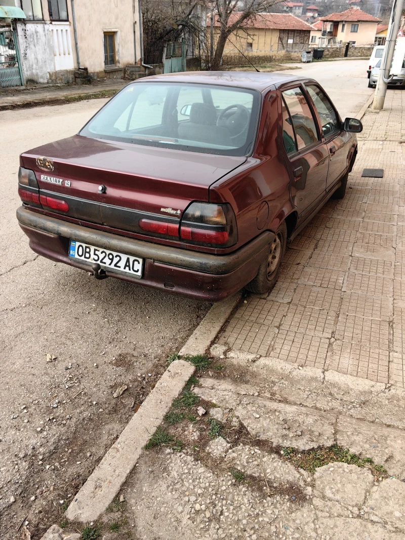 Renault 19, снимка 10 - Автомобили и джипове - 48008531