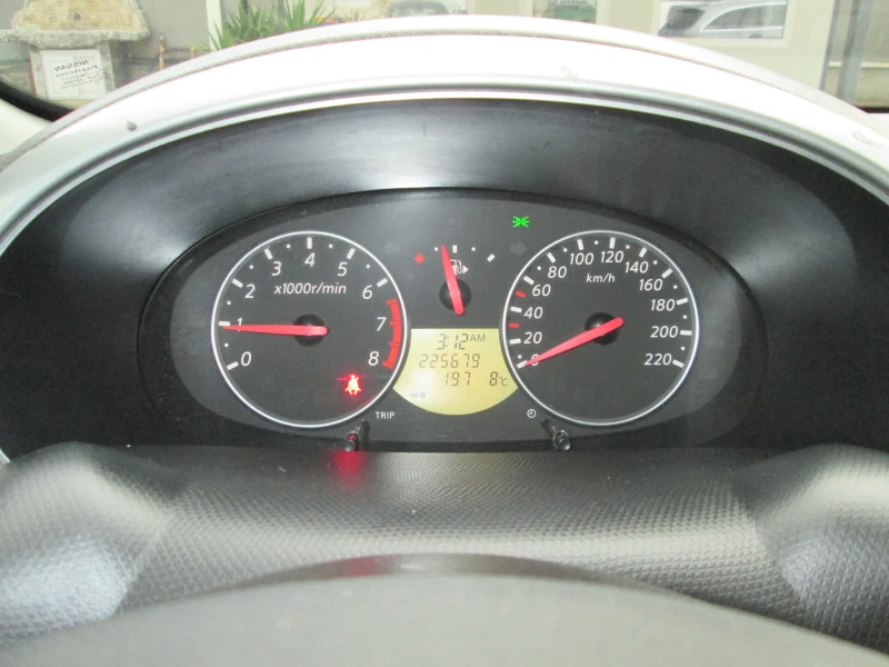 Nissan Micra 1.2I KLIMA, снимка 11 - Автомобили и джипове - 52719948